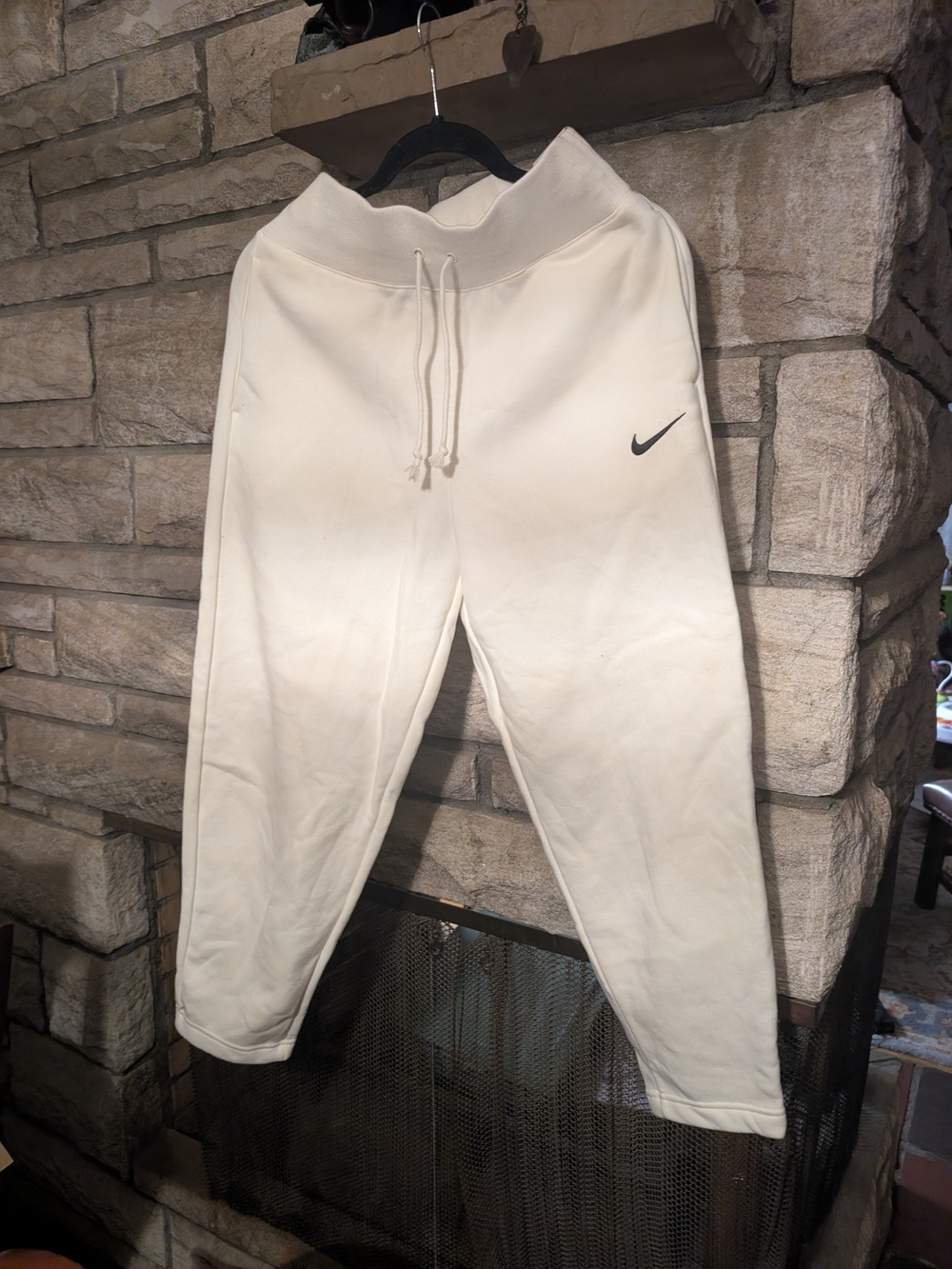 Nike Women's Lose Fit Off-White Fleece Jogger Pants, Small